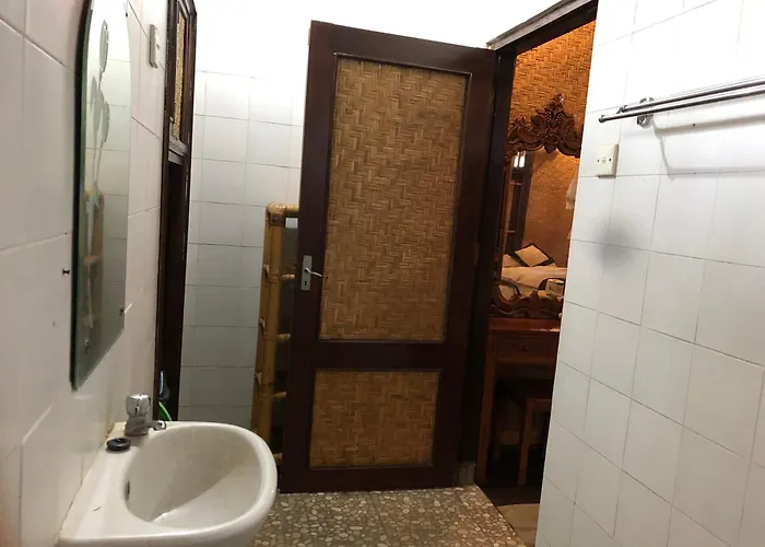 1bd In Family Compound1, 15 Minute Walk To Yoga Barn Habitación en casa particular
