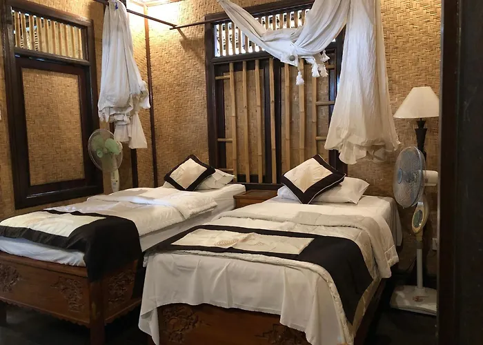 Habitación en casa particular 1bd In Family Compound1, 15 Minute Walk To Yoga Barn Ubud