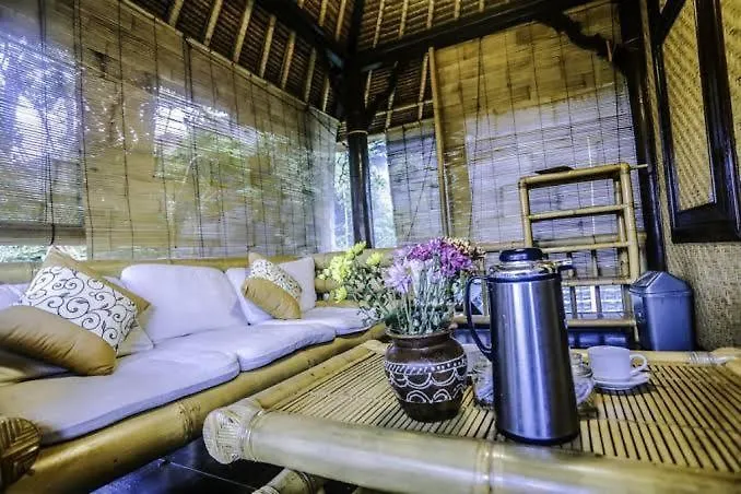 Habitación en casa particular 1bd In Family Compound1, 15 Minute Walk To Yoga Barn *