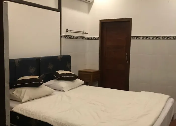 Habitación en casa particular 1bd In Family Compound1, 15 Minute Walk To Yoga Barn Ubud