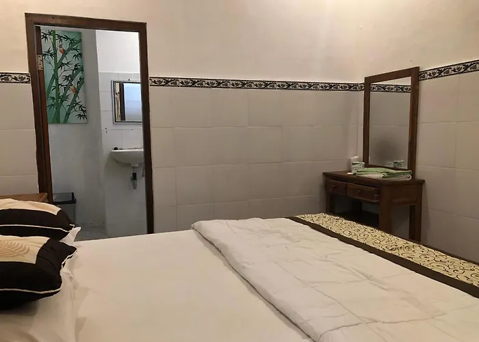 1bd In Family Compound1, 15 Minute Walk To Yoga Barn Habitación en casa particular *