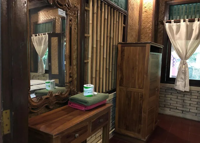 1bd In Family Compound1, 15 Minute Walk To Yoga Barn