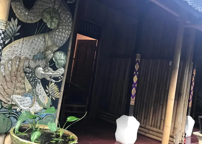 1bd In Family Compound1, 15 Minute Walk To Yoga Barn Habitación en casa particular *