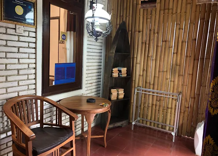 Habitación en casa particular 1bd In Family Compound1, 15 Minute Walk To Yoga Barn Ubud