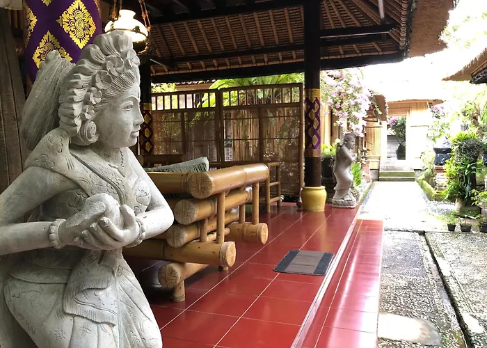 Habitación en casa particular 1bd In Family Compound1, 15 Minute Walk To Yoga Barn Ubud